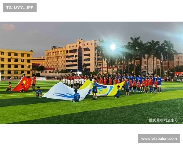 法甲主场氛围探索:激情球迷与震撼场馆如何塑造独特足球文化 法甲主场氛围探索:激情球迷与震撼场馆如何塑造独特足球文化
