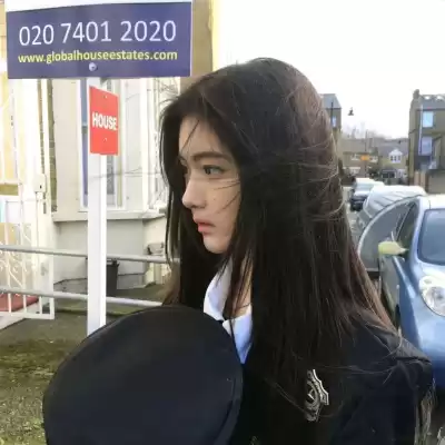 靳高妍